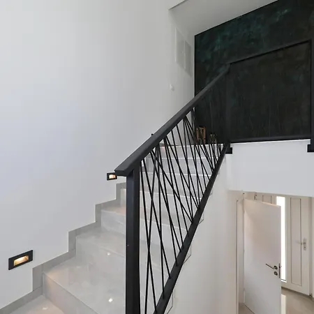 Villa Golden Heaven Vir