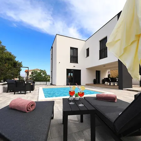 Villa Golden Heaven *